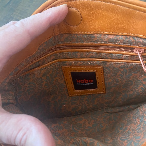 Hobo brown leather crossbody purse - Picture 8 of 11